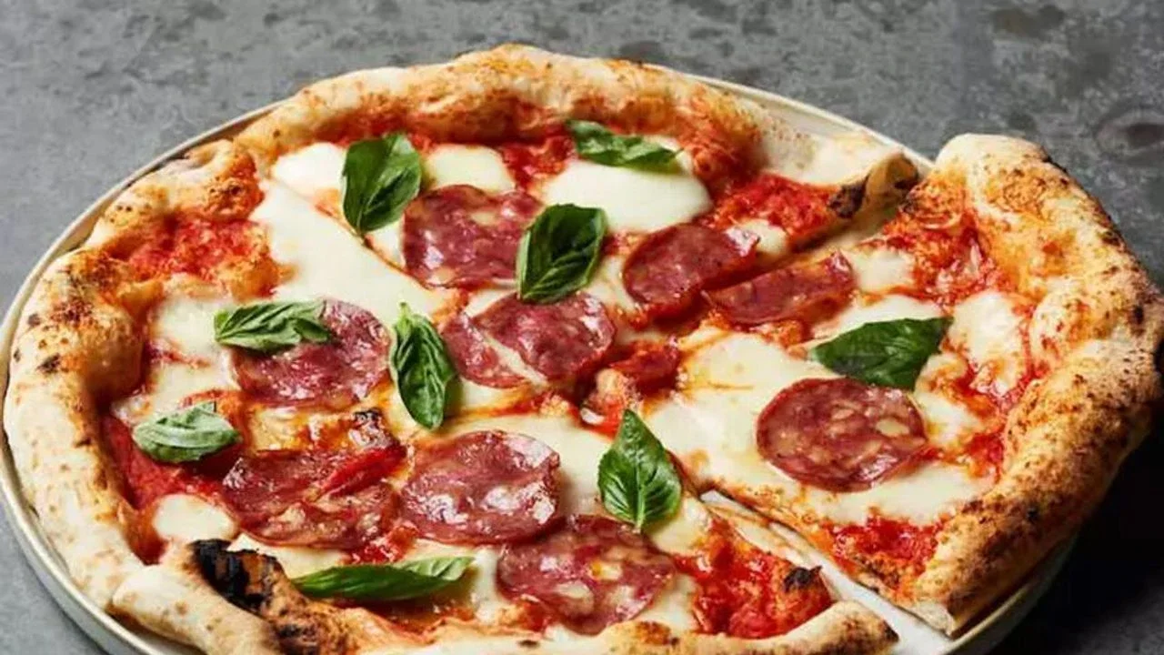 Sucuklu Pizza